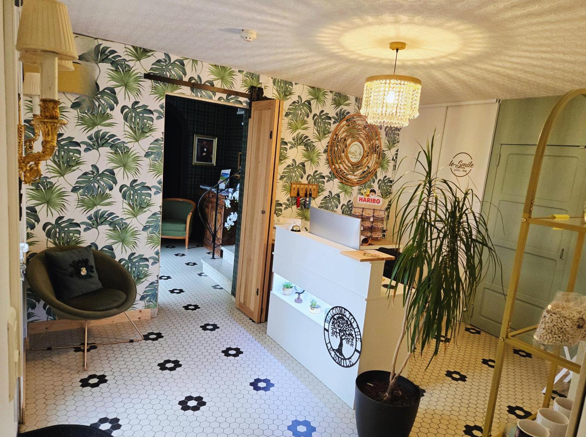 Hotel Le Smile Saint-Vincent-Sterlanges Kültér fotó